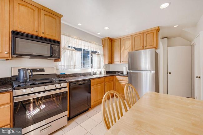 810 S Dinwiddie St, Home with 3 bedrooms, 2 bathrooms and null parking in ARLINGTON VA | Image 8