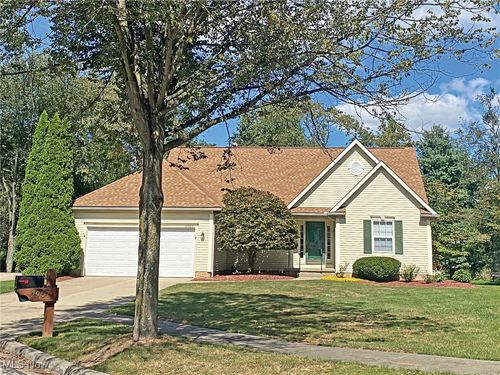 2957 Greenspire Cir, Fairlawn, OH, 44333-9103 | Card Image