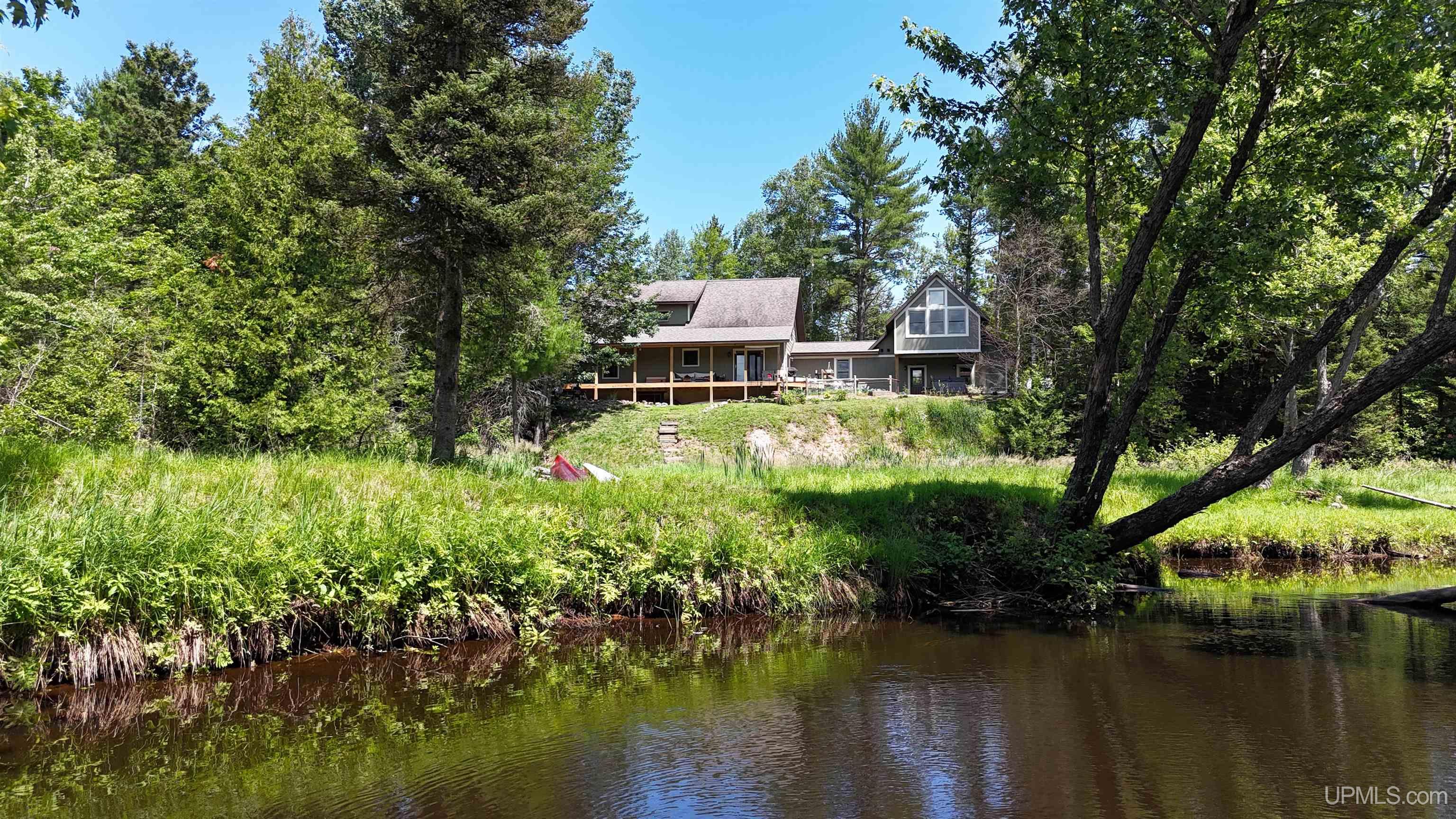 River Dr, Gwinn, MI 49841