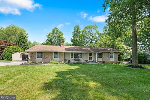 4025 Nolt Rd, MOUNT JOY, PA, 17552-8882 | Card Image