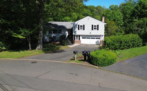 19 Arrowhead Ln, Branford, CT, 06405-3905 | Card Image
