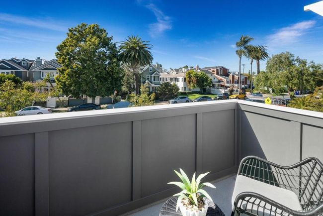 741 G Ave, Condo with 4 bedrooms, 5 bathrooms and 2 parking in Coronado CA | Image 13