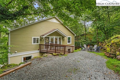 103 Maple Ln, Beech Mountain, NC, 28604-8127 | Card Image
