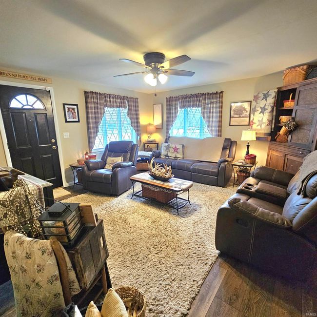 787 S Main St, House other with 3 bedrooms, 2 bathrooms and null parking in Linton IN | Image 7