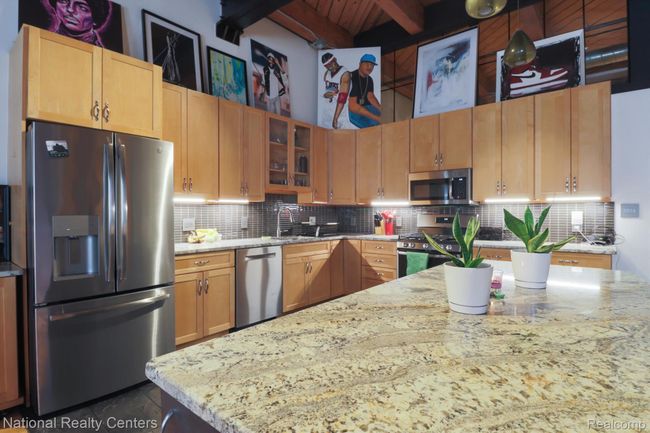 APT-29 - 200 River Place Dr, Condo with 2 bedrooms, 3 bathrooms and null parking in Detroit MI | Image 22