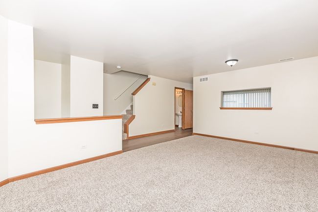 2593 Canyon Dr, Townhouse with 3 bedrooms, 2 bathrooms and 4 parking in Plainfield IL | Image 5