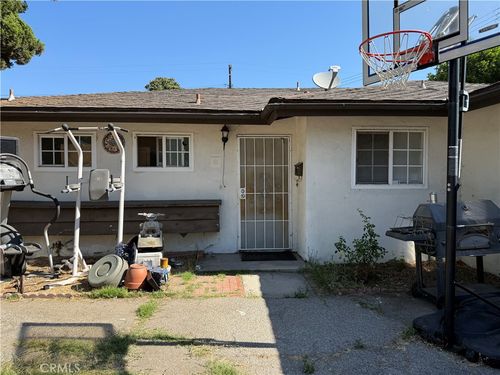 18711 Knapp St, Northridge, CA, 91324-3028 | Card Image