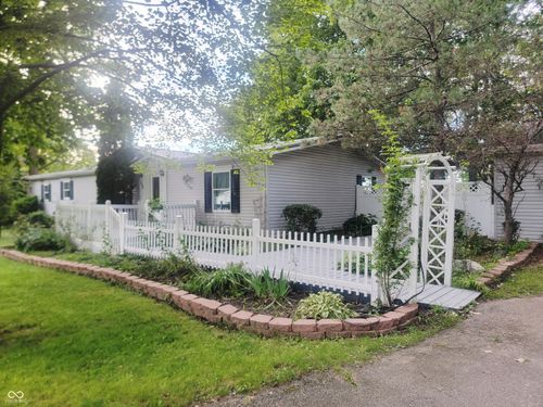 592 N Paradise Dr, Rochester, IN, 46975-7073 | Card Image
