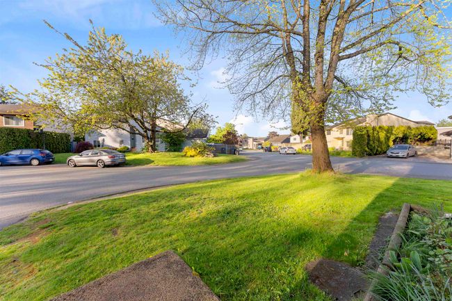 View of yard featuring a residential view | Image 22