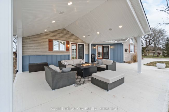 1949 Michigan Line, House other with 3 bedrooms, 3 bathrooms and 6 parking in Sarnia ON | Image 31