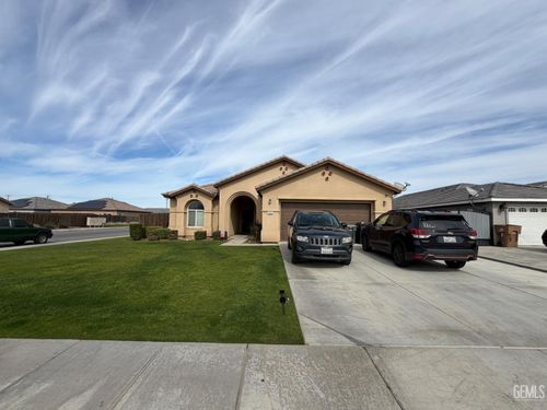 600 Vancluse Bay Dr, Bakersfield, CA, 93307-3990 | Card Image