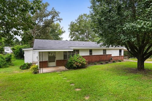 813 W Butler St, Tallassee, AL, 36078-1011 | Card Image