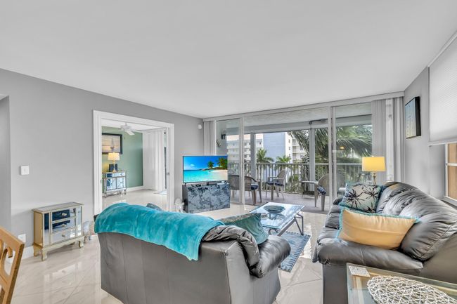 APT-1501 - 1 Harbourside Dr, Condo with 3 bedrooms, 2 bathrooms and null parking in Delray Beach FL | Image 13