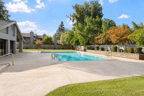 e-560 Pirinen Ln, Modesto, CA, 95354-2009 | Card Image