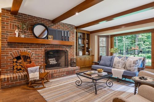 304 Fieldstone Road, Delafield, WI, 53018 | Card Image