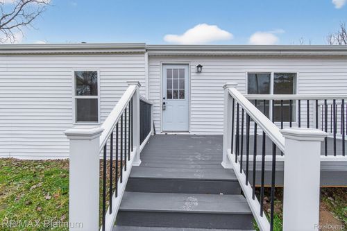 15313 Livermore Rd, Pinckney, MI, 48169-8715 | Card Image