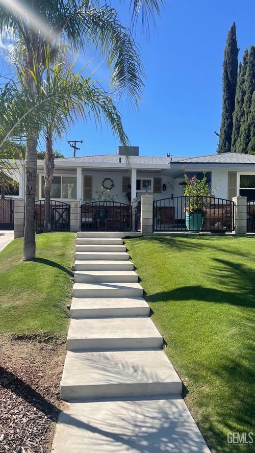 2109 Kent Dr, Bakersfield, CA, 93306-3827 | Card Image