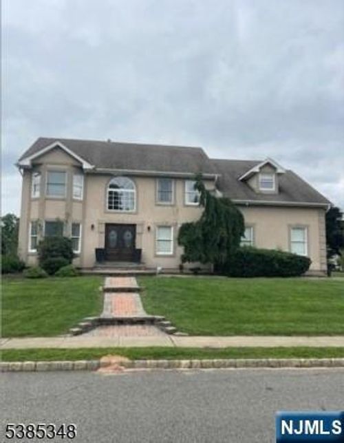 33 Mcguire Dr, West Orange, NJ, 07052-1719 | Card Image
