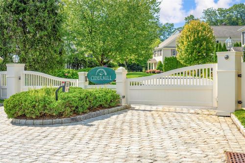 14 Cider Mill Cir, North Castle, NY, 10504-3303 | Card Image