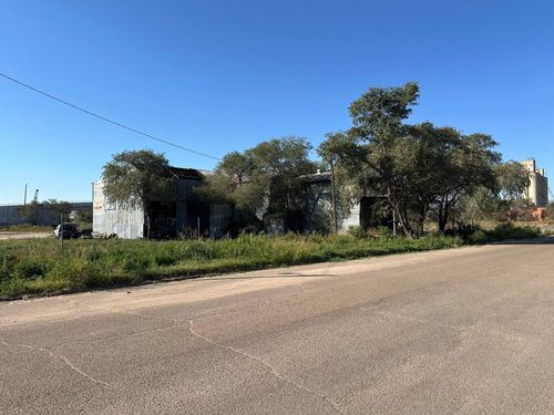 902 E 6th St, Plainview, TX, 79072-8111 | Card Image