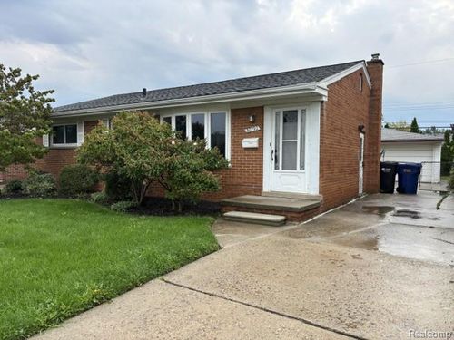 30792 Whittier Ave, Madison Heights, MI, 48071-2002 | Card Image