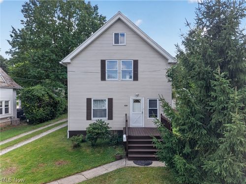 19289 Westwood Dr, Strongsville, OH, 44149-4130 | Card Image