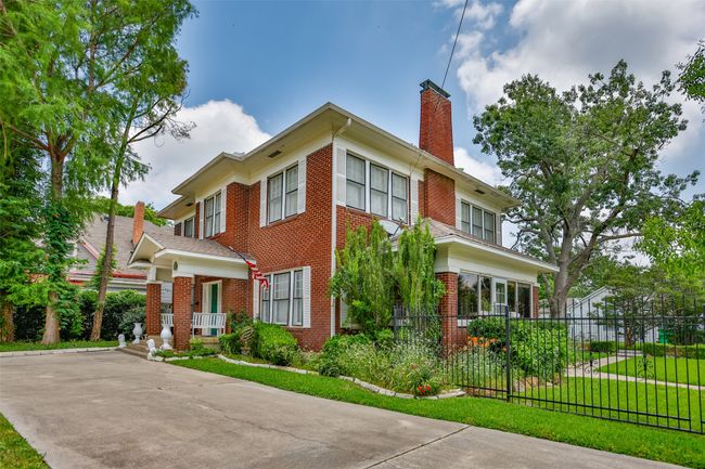 1118 S Lindsay St, House other with 3 bedrooms, 3 bathrooms and null parking in Gainesville TX | Image 39