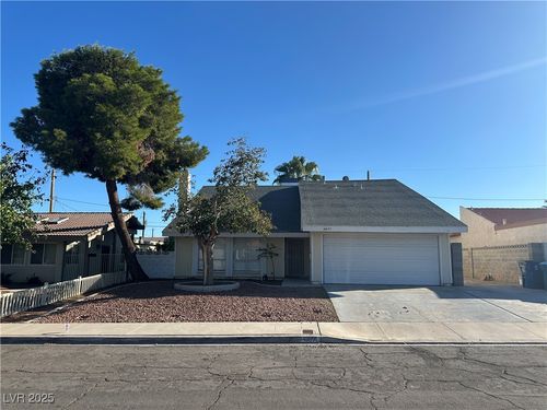 4571 Catherine Ln, Las Vegas, NV, 89121-4704 | Card Image