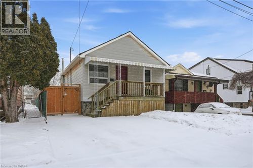 422 Brunswick St, Hamilton, ON, L8H6S4 | Card Image