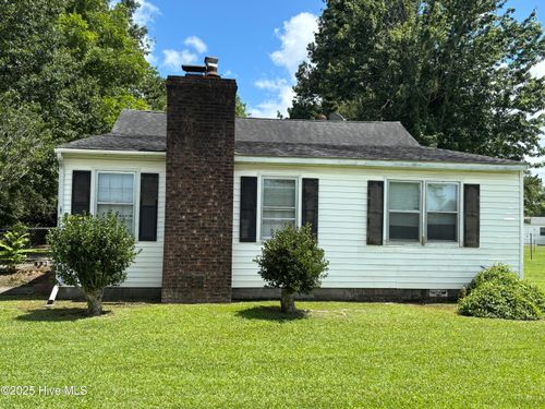 425 E Thurman Rd, New Bern, NC, 28560-7027 | Card Image