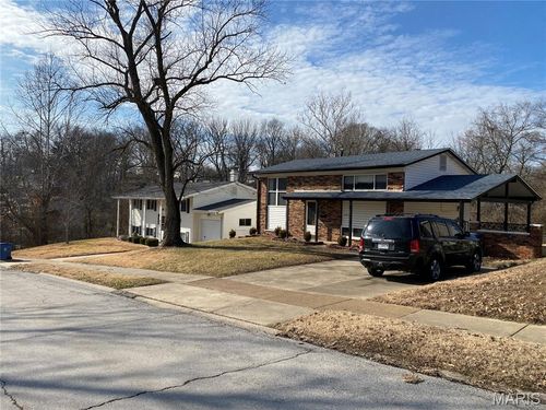 5167 Ville Maria Ln, Hazelwood, MO, 63042-1647 | Card Image