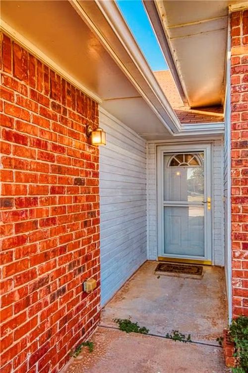 2936 Laurel Cir, Altus, OK, 73521-1272 | Card Image