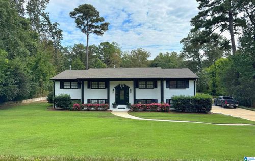 3240 Mockingbird Ln, HOOVER, AL, 35226-2721 | Card Image