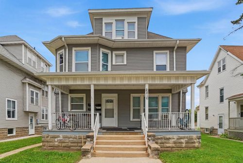 2416 Olive St, Cedar Falls, IA, 50613-3766 | Card Image