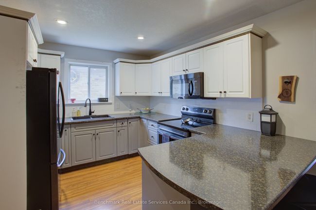 235 Huron St S, House attached with 3 bedrooms, 2 bathrooms and 3 parking in Saint Marys ON | Image 8