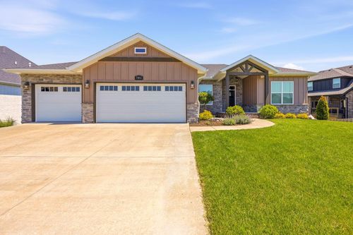 781 N Fox Hill Cir, Nixa, MO, 65714-6604 | Card Image