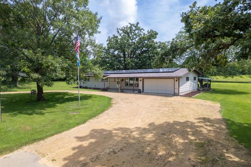 3365 N Blackhawk Road, BYRON, IL, 61010 | Card Image
