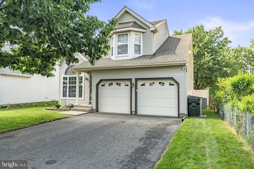 16 Foxchase Dr, Burlington Township, NJ, 08016-3044 | Card Image