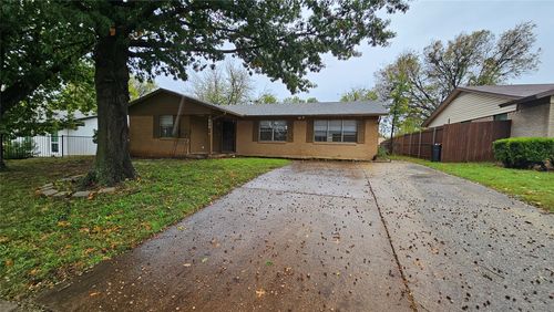 604 Sun Valley Dr, Denton, TX, 76209-8404 | Card Image