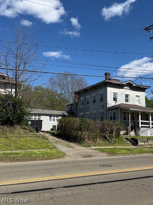 672 3rd Street Se, Massillon, OH, 44646 | Card Image