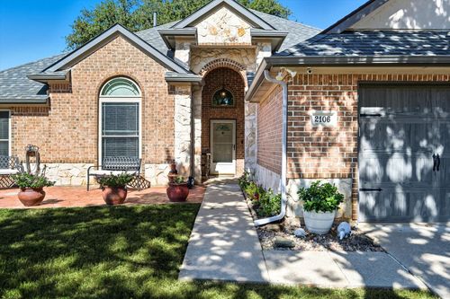 2106 Driskell Ln, Corinth, TX, 76210-6422 | Card Image