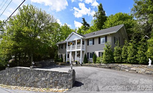 195 Fairway Ln, Blowing Rock, NC, 28605-8302 | Card Image