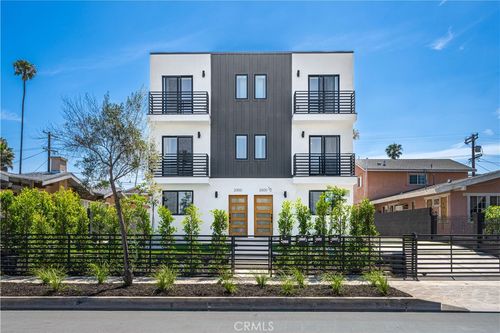 2000 Hillcrest Drive, Los Angeles, CA, 90016 | Card Image