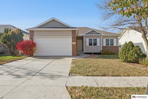 1933 Redstone Rd, Lincoln, NE, 68521-5861 | Card Image