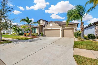 5002 Ivory Stone Drive, House other with 4 bedrooms, 3 bathrooms and null parking in Wimauma FL | Image 2