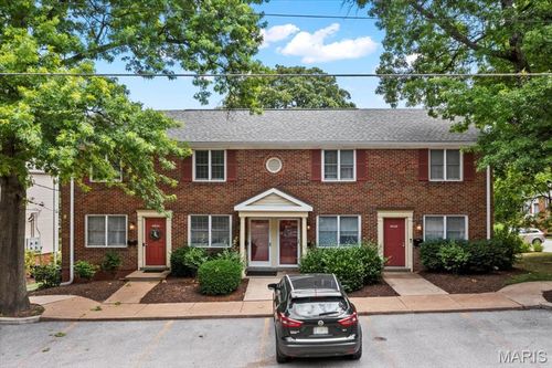 9053 W Swan Cir, Brentwood, MO, 63144-1647 | Card Image
