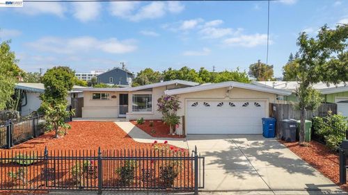 27500 La Porte Ave, Hayward, CA, 94545-4741 | Card Image