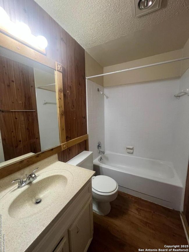 1524 Shannon Cir, Home with 2 bedrooms, 1 bathrooms and null parking in New Braunfels TX | Image 12