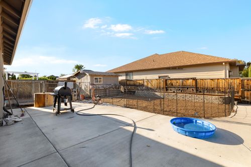 3227 Dearborn Ln, Medford, OR, 97504-8702 | Card Image