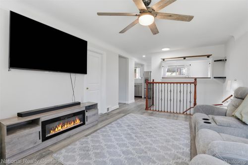 1284 Atkinson Ave, Bloomfield Hills, MI, 48302-0003 | Card Image